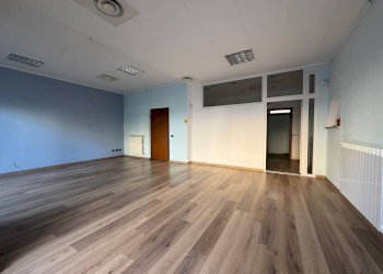 Foto 6 - Negozio Piazza delle Tessitrici, Malnate - foto 6