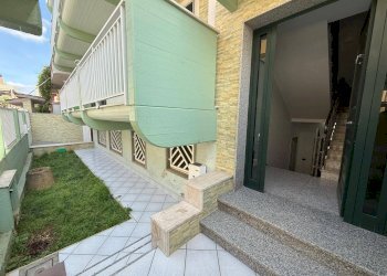 Foto 2 - Stabile - Palazzo Via Padre Pio
 
24, Palagiano - foto 2