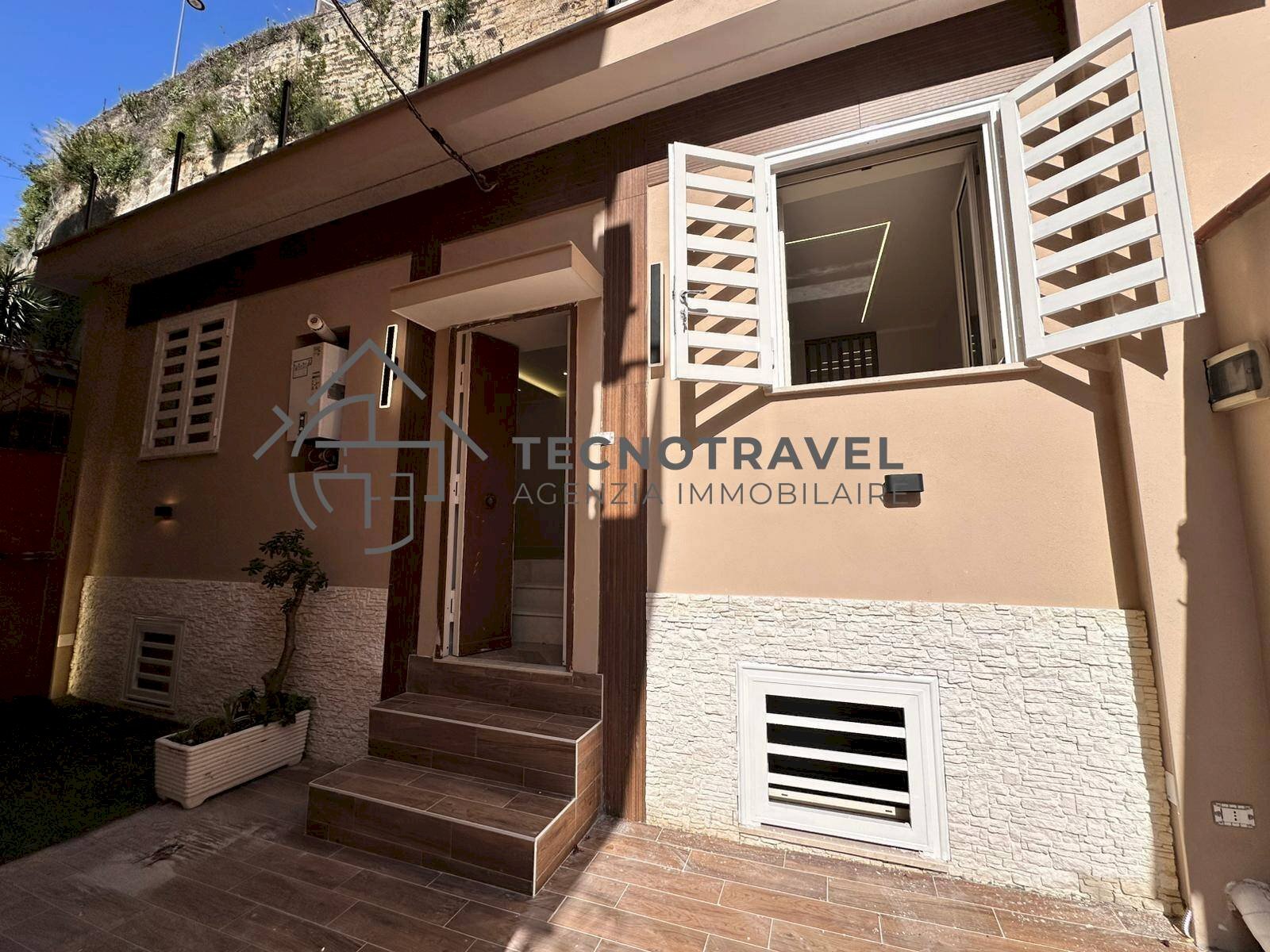 Foto 1 - Three-room apartment via del parco carelli
 
42, Napoli - photo 1