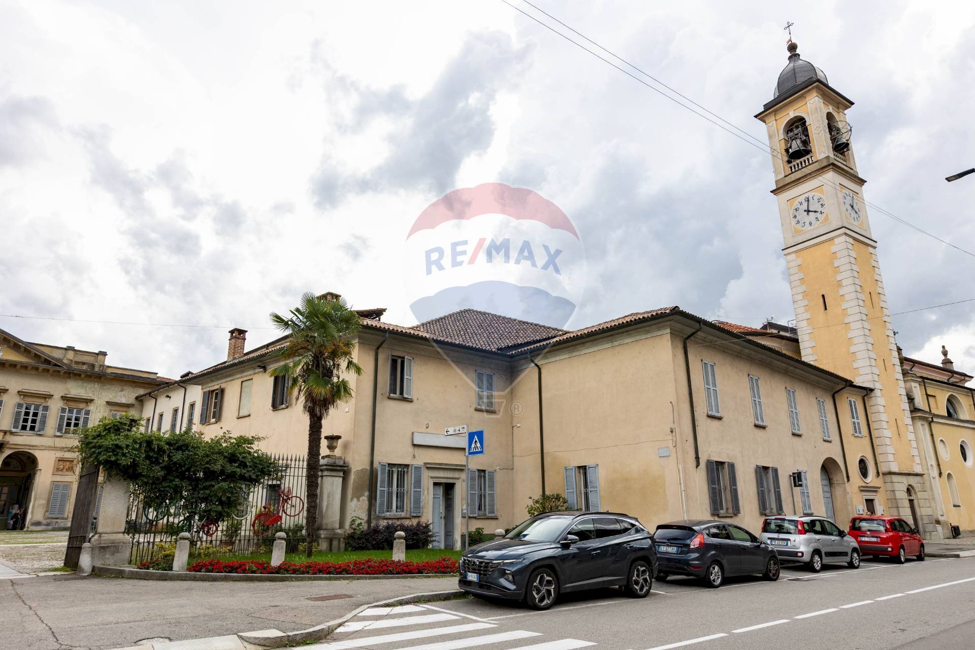 Edificio esterno - Locale Commerciale via Garibaldi
 
4, Vanzago - foto 1