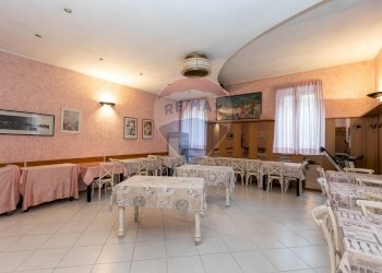 Sala da pranzo - Locale Commerciale via Garibaldi
4, Vanzago - foto 4