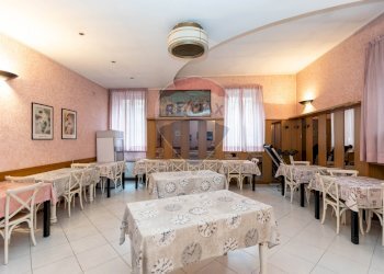 Sala da pranzo - Locale Commerciale via Garibaldi
4, Vanzago - foto 6