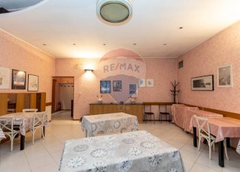 Sala da pranzo - Locale Commerciale via Garibaldi
4, Vanzago - foto 7