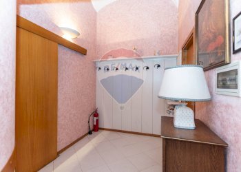 Disimpegno - Locale Commerciale via Garibaldi
4, Vanzago - foto 8