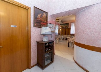 Disimpegno - Locale Commerciale via Garibaldi
4, Vanzago - foto 9