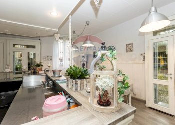 Locale bar - Locale Commerciale via Garibaldi
4, Vanzago - foto 16