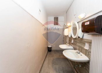 Bagno - Locale Commerciale via Garibaldi
4, Vanzago - foto 23