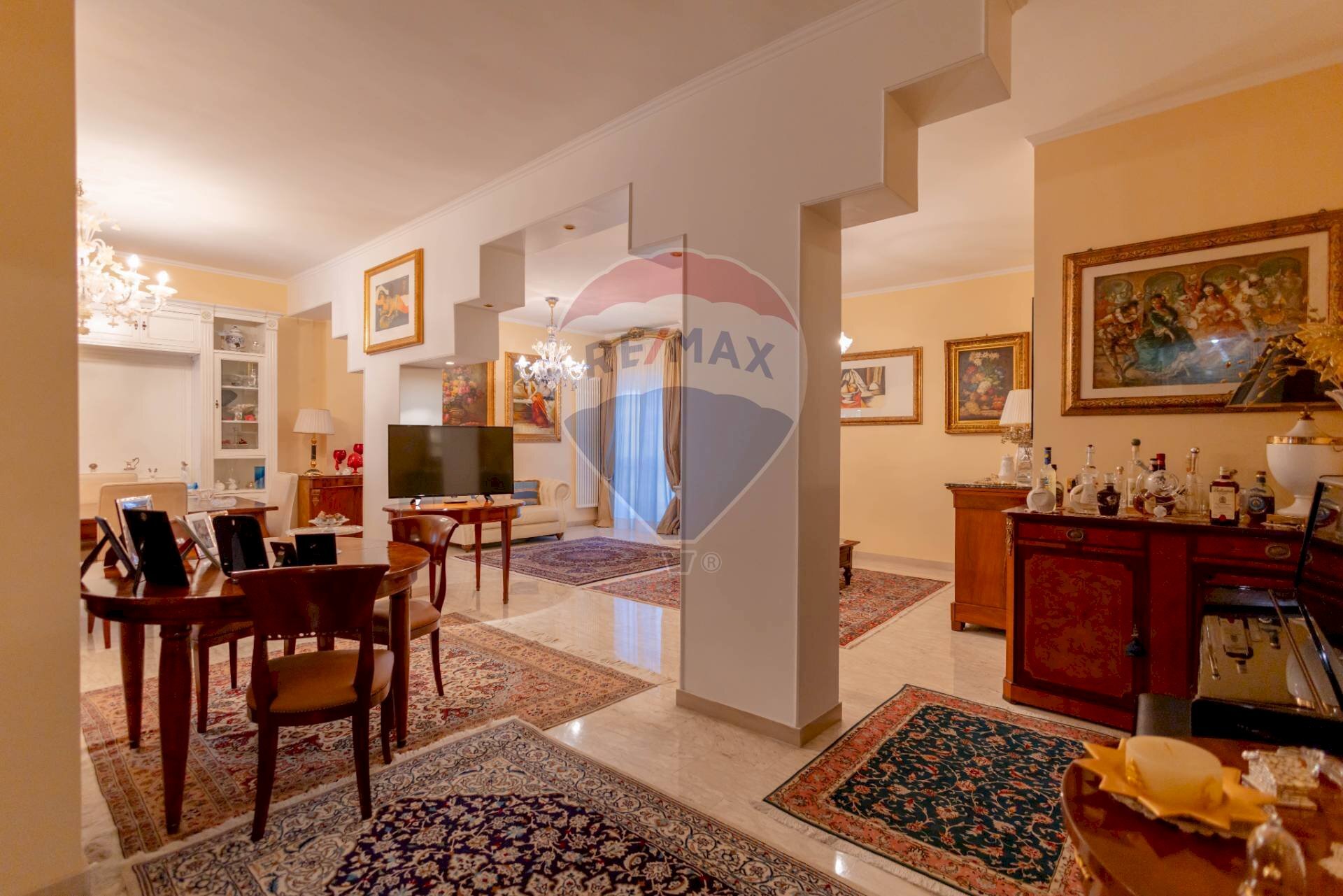 Sala da pranzo - Quadrilocale Via Vitantonio Di Cagno
 
6, Bari - foto 3