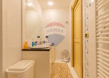 Bagno - Quadrilocale Via Vitantonio Di Cagno
 
6, Bari - foto 26