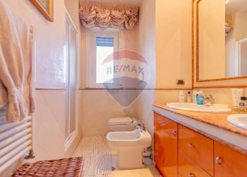 Bagno - Quadrilocale Via Vitantonio Di Cagno
 
6, Bari - foto 28