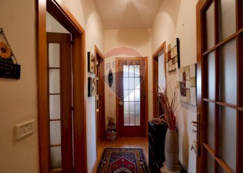 Hall / corridoio - Three-room apartment Via Papa Pio XII
 
1, Bitritto - photo 10