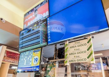 Edificio all\'aperto - Attività Commerciale Via Giuseppe Tatarella
 
14, Noicàttaro - foto 25