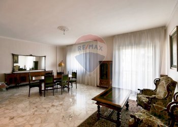 Sala da pranzo - Appartamento Via De Laurentis
 
13, Bari - foto 3