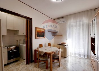 Sala da pranzo - Appartamento Via De Laurentis
 
13, Bari - foto 8