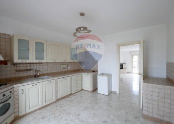 Cucina - Trilocale Piazza Federico II di Svevia
 
5, Valenzano - foto 10