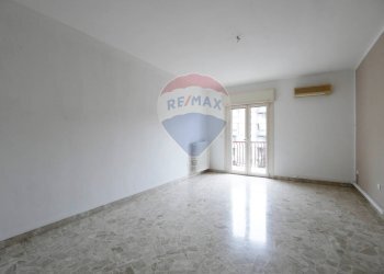 Stanza vuota - Trilocale Piazza Federico II di Svevia
 
5, Valenzano - foto 13