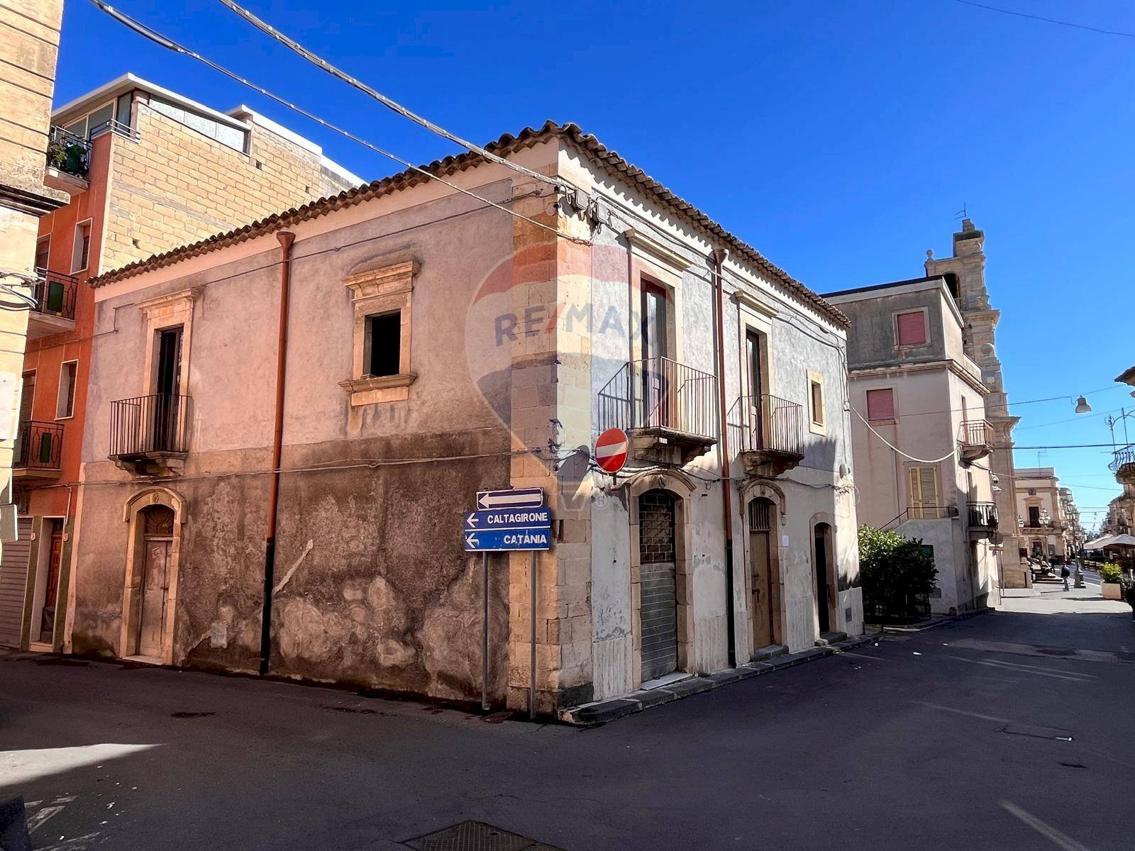 Edificio all\'aperto - Casa indipendente Via Senatore Maiorana
 
4, Militello in Val di Catania - foto 2