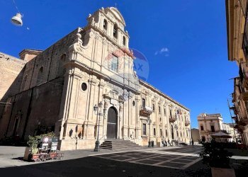 Edificio all\'aperto - Casa indipendente Via Senatore Maiorana
 
4, Militello in Val di Catania - foto 12