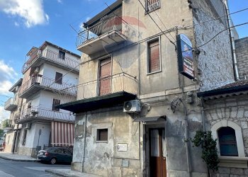 Edificio all\'aperto - Independent house Via Repubblica
 
60, Ramacca - photo 1