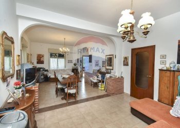 Sala da pranzo - Villa Via Enrico Fermi
 
82, Belpasso - foto 11