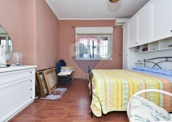 Camera / camera da letto - Villa Via Enrico Fermi
 
82, Belpasso - foto 30