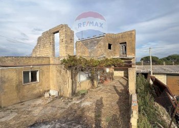 Casa all\'aperto - Casa indipendente Via della Prece
 
1, Caltagirone - foto 41