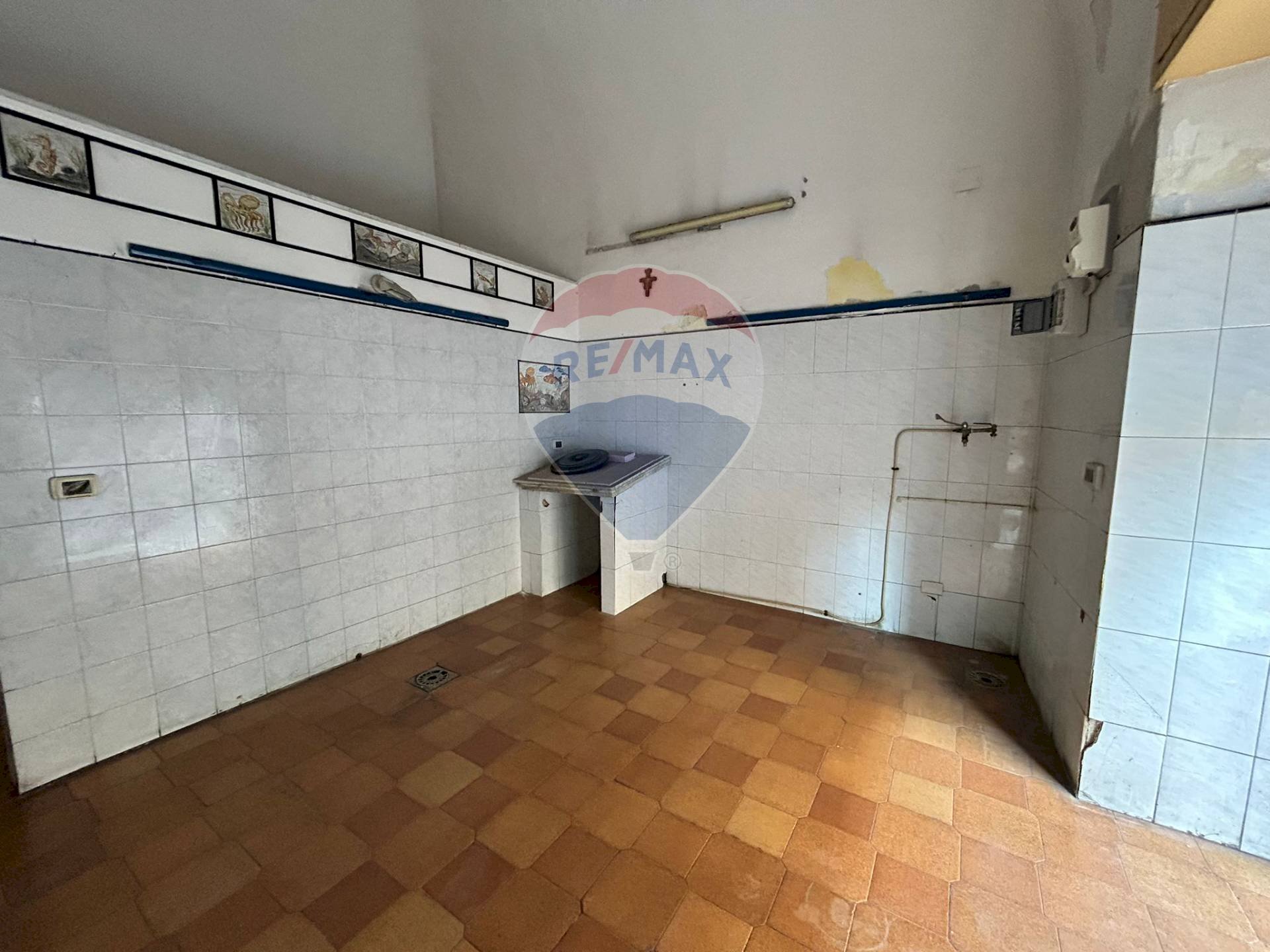 Stanza vuota - Commercial Premises Via Roma
 
103, San Giovanni la Punta - photo 3