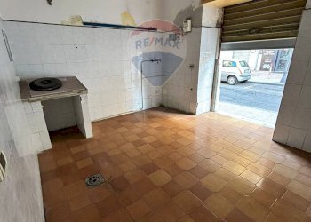 interno - Locale Commerciale Via Roma
 
103, San Giovanni la Punta - foto 2