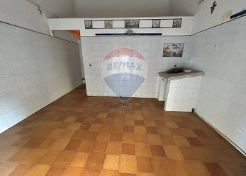 Stanza vuota - Locale Commerciale Via Roma
 
103, San Giovanni la Punta - foto 4