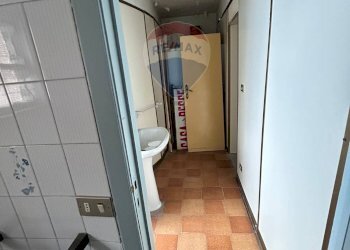 Bagno - Locale Commerciale Via Roma
 
103, San Giovanni la Punta - foto 9