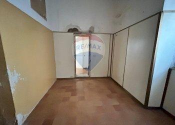 Stanza vuota - Locale Commerciale Via Roma
 
103, San Giovanni la Punta - foto 13