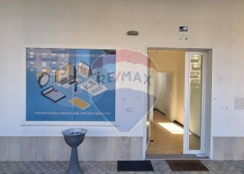 Edificio all\'aperto - Negozio Corso del Popolo
 
4, Paterno - foto 1