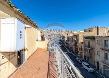 Balcone - Casa indipendente Via Acquanuova
 
198, Caltagirone - foto 14