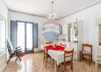 Sala da pranzo - Casa indipendente Via Acquanuova
 
198, Caltagirone - foto 22