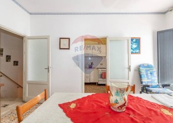 Sala da pranzo - Casa indipendente Via Acquanuova
 
198, Caltagirone - foto 23