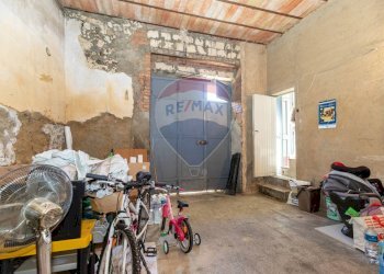 Dispensa di stoccaggio - Casa indipendente Via Acquanuova
 
198, Caltagirone - foto 44