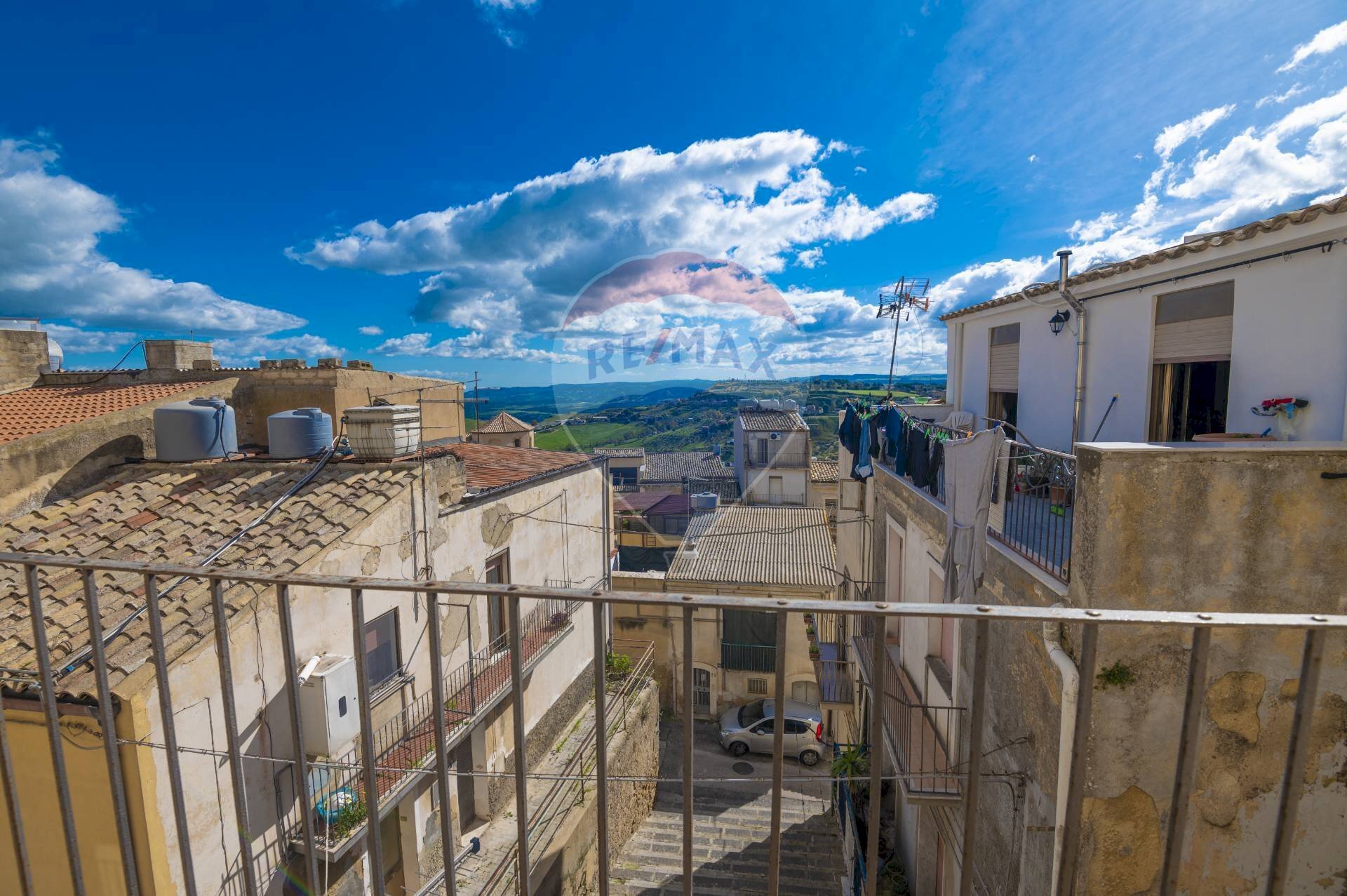 Edificio all\'aperto - Three-room apartment Via pampallona
17, Caltagirone - photo 2