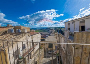 Edificio all\'aperto - Trilocale Via pampallona
 
17, Caltagirone - foto 4