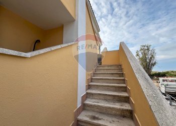 Scale - Bilocale Lungomare degli ardeatini
 
73, Ardea - foto 14