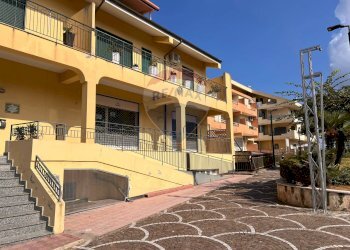 Edificio all\'aperto - Locale Commerciale Viale dell'immacolata
 
26, Merì - foto 1