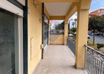 Balcone - Locale Commerciale Viale dell'immacolata
 
26, Merì - foto 3