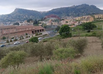 Vista delle montagne - Terreno edificabile Strada Statale 561 Pergusina - Enna
 
snc, Enna - foto 2