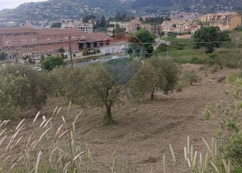 Vista delle montagne - Terreno edificabile Strada Statale 561 Pergusina - Enna
 
snc, Enna - foto 7