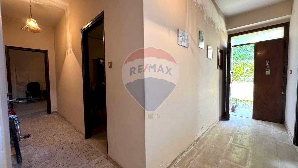 Hall / corridoio - Independent house Via dell'Aquila
snc, L'Aquila - photo 3