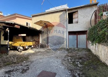 Casa all\'aperto - Casa indipendente Via dell'Aquila
 
snc, L'Aquila - foto 18