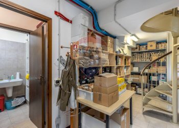 Dispensa di stoccaggio - Negozio Bergamo - foto 17