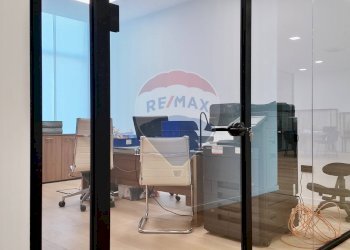 Bagno - Commercial Premises Via Velino
 
1, Ancona - photo 5