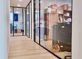 Hall / corridoio - Commercial Premises Via Velino
 
1, Ancona - photo 6