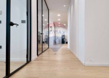 Hall / corridoio - Commercial Premises Via Velino
 
1, Ancona - photo 24