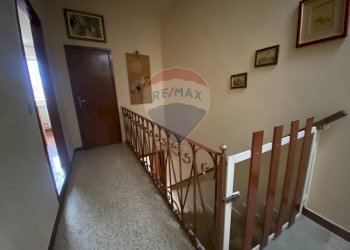 Hall / corridoio - Casa semi indipendente Vicolo Castrica
 
26, Fabriano - foto 8